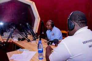 Sensibilisation à la radio des travailleurs et employeurs de Butanyerera
